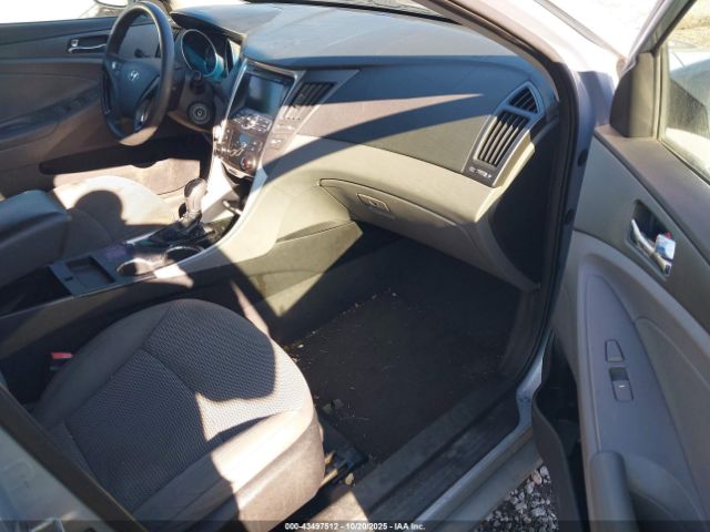 2011 HYUNDAI SONATA 5NPEB4AC8BH201067 Photo 4