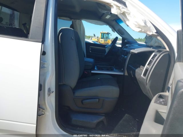 2016 RAM 1500 3C6RR6LT2GG288526 Photo 4