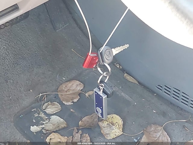 2003 SATURN VUE 5GZCZ43D13S805473 Photo 10