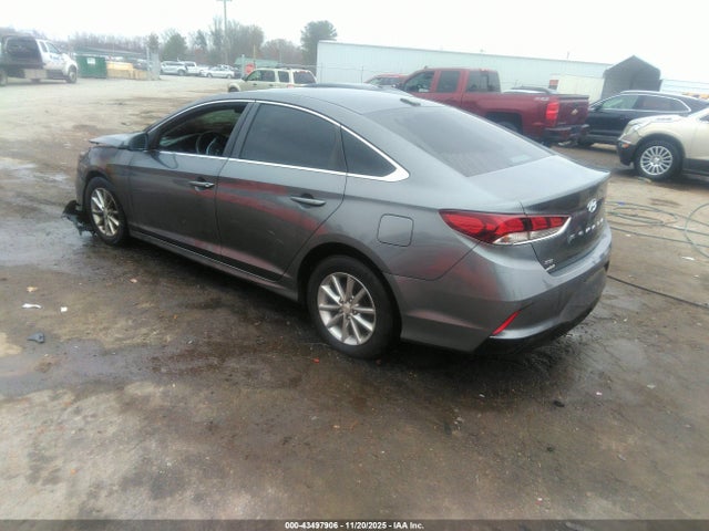 Hyundai SONATA SE 2018 5NPE24AF6JH656749 Image 3