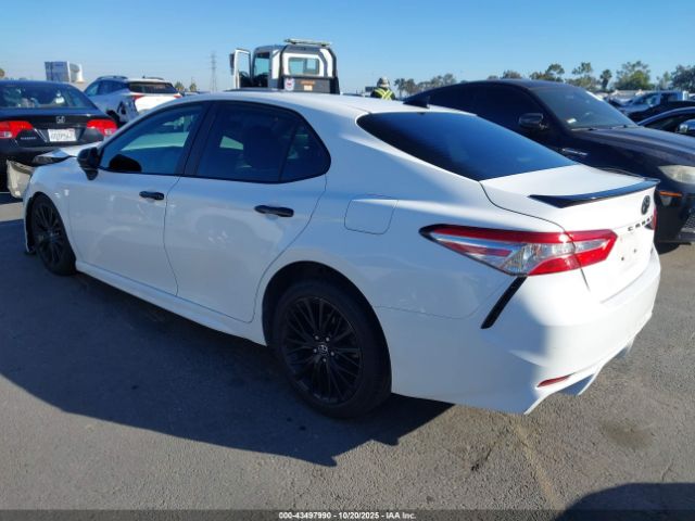 2020 TOYOTA CAMRY 4T1G11AK1LU322396 Photo 2