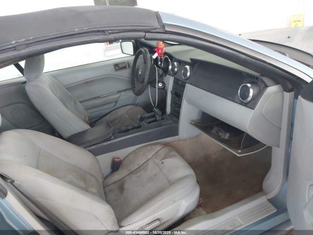 2007 FORD MUSTANG 1ZVFT84N975323611 Photo 4