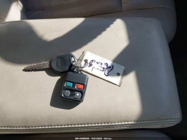 2004 LINCOLN TOWN CAR 1LNHM81W54Y627482 Photo 10