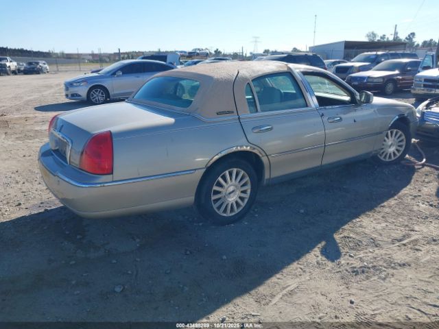 2004 LINCOLN TOWN CAR 1LNHM81W54Y627482 Photo 3