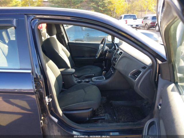 2011 CHRYSLER 200 1C3BC1FB7BN592943 Photo 4