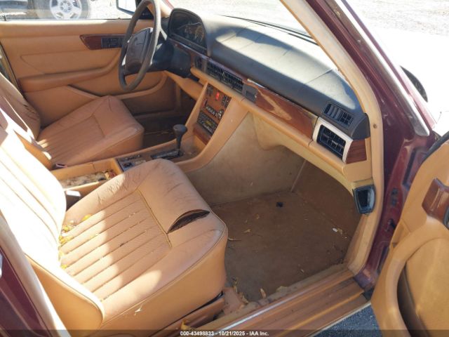 1985 MERCEDES-BENZ 380 WDBCA32D7FA120911 Photo 4