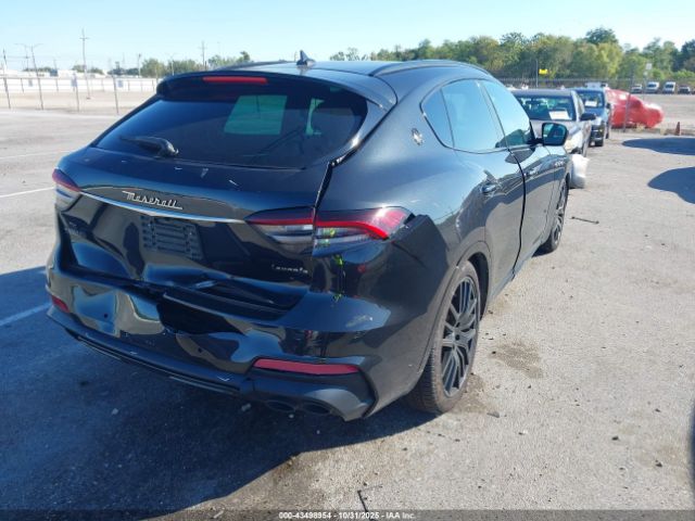 2021 MASERATI LEVANTE ZN661XUA1MX357847 Photo 3