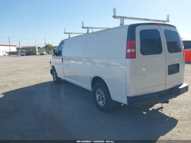 GMC Savana 2500 Work Van 2018 1GTW7BFG6J1208062 Image 3