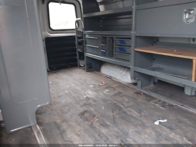 GMC Savana 2500 Work Van 2018 1GTW7BFG6J1208062 Image 8