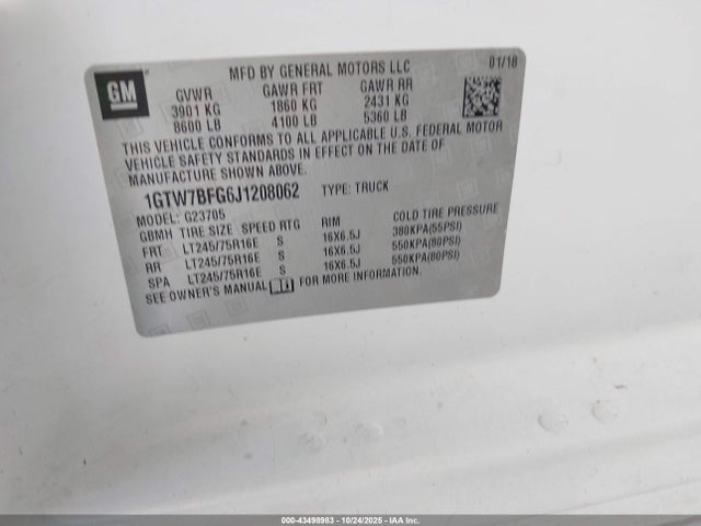 GMC Savana 2500 Work Van 2018 1GTW7BFG6J1208062 Image 9