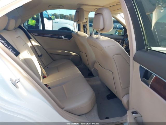 2012 MERCEDES-BENZ C 300 WDDGF8BB0CR225339 Photo 7
