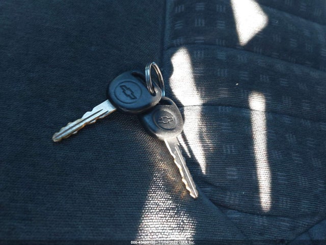 2000 CHEVROLET BLAZER 1GNCS13W4Y2333144 Photo 10