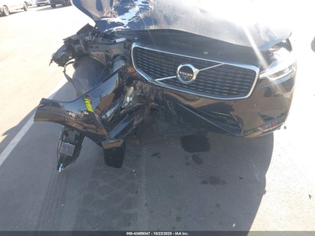 2018 VOLVO XC60 LYV102RM4JB097519 Photo 5