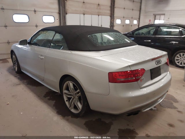 2010 AUDI S5 WAUVGAFH2AN010194 Photo 2