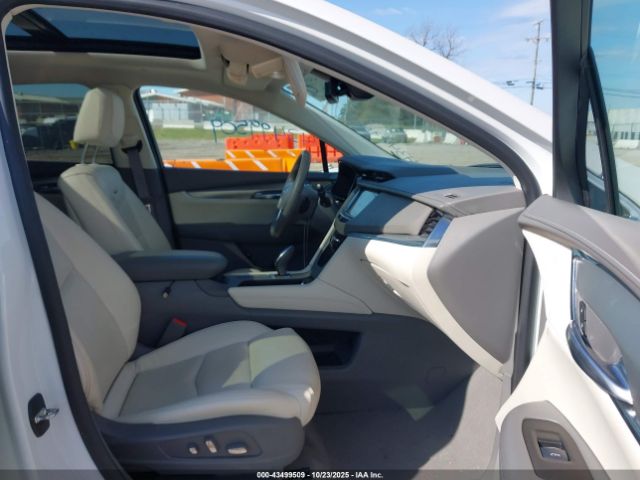 2017 CADILLAC XT5 1GYKNCRS5HZ166516 Photo 4