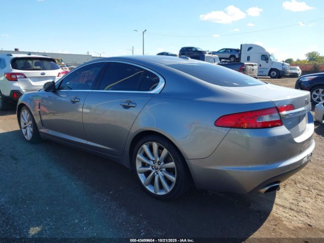 2010 JAGUAR XF SAJWA0GB6ALR61623 Photo 2