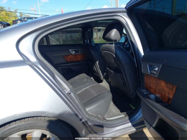 2010 JAGUAR XF SAJWA0GB6ALR61623 Photo 7