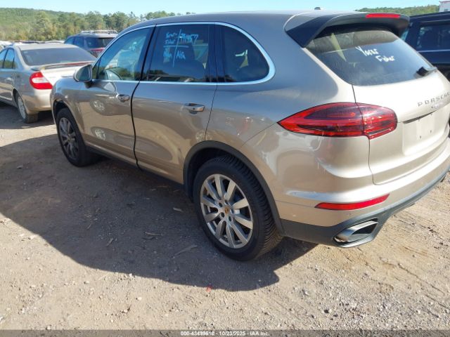 2016 PORSCHE CAYENNE WP1AA2A24GKA15014 Photo 2