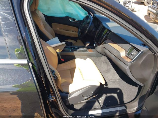 2021 VOLVO XC60 YV4102RL5M1759821 Photo 4