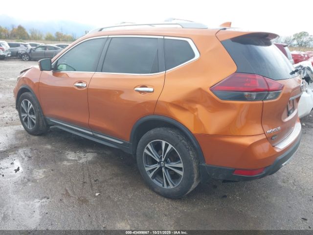 2018 NISSAN ROGUE 5N1AT2MV3JC759802 Photo 2