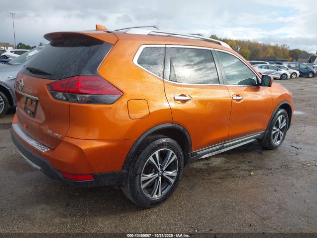 2018 NISSAN ROGUE 5N1AT2MV3JC759802 Photo 3