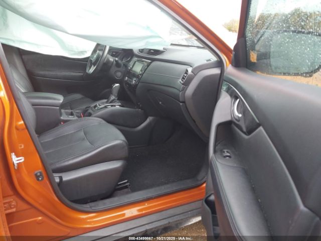 2018 NISSAN ROGUE 5N1AT2MV3JC759802 Photo 4