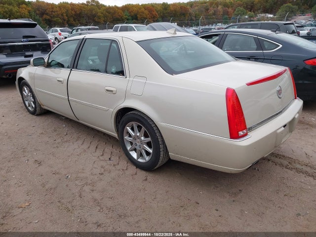 2010 CADILLAC DTS 1G6KH5EY8AU137648 Photo 2