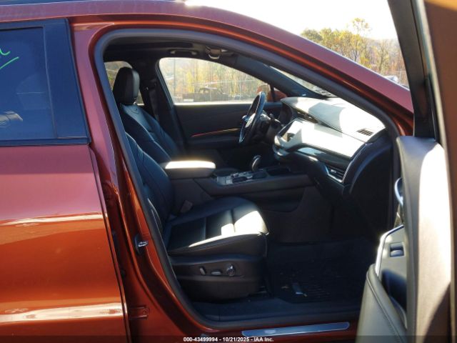 2019 CADILLAC XT4 1GYFZFR46KF139875 Photo 4