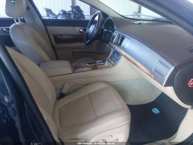 2010 JAGUAR XF SAJWA0GBXALR75444 Photo 4