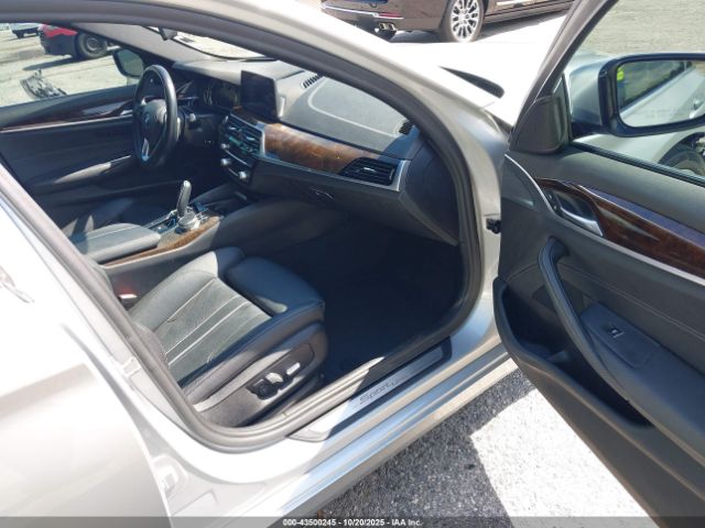 2019 BMW 5 SERIES WBAJA5C5XKBX86237 Photo 4