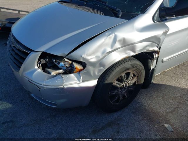 2006 CHRYSLER TOWN & COUNTRY 2A8GP54L16R900411 Photo 5