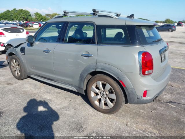 2017 MINI COUNTRYMAN WMZYV5C32H3E02588 Photo 2