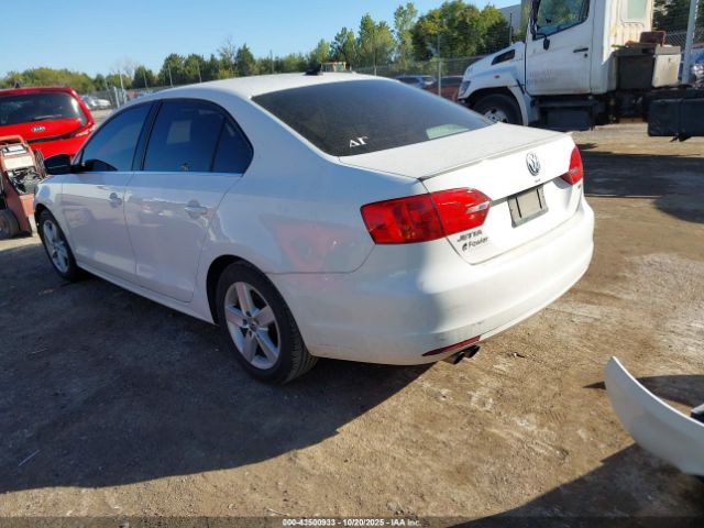 2014 VOLKSWAGEN JETTA 3VWLL7AJ0EM377238 Photo 2