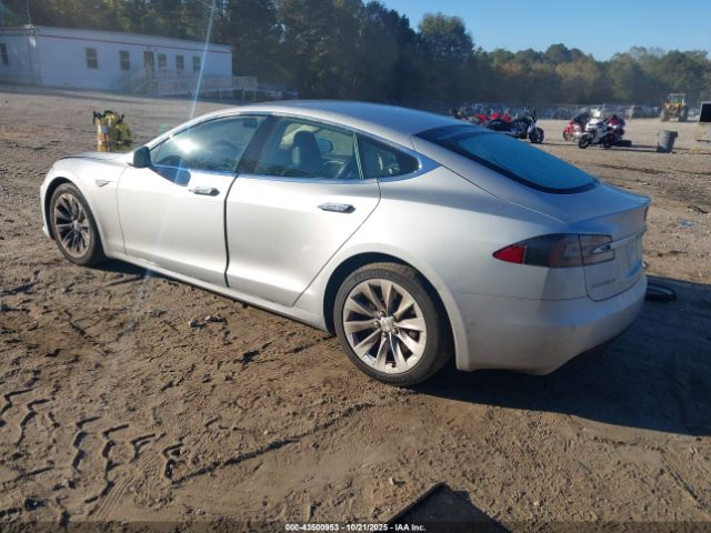 2016 TESLA MODEL S 5YJSA1E13GF142268 Photo 2