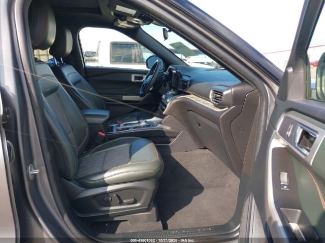 2021 FORD EXPLORER 1FMSK8JHXMGC28716 Photo 4