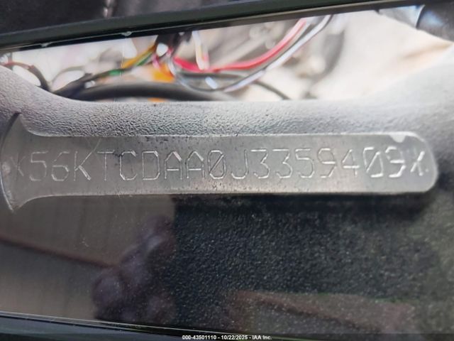 2018 INDIAN MOTORCYCLE CO. CHIEFTAIN 56KTCDAA0J3359409 Photo 9