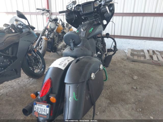 2018 INDIAN MOTORCYCLE CO. CHIEFTAIN 56KTCDAA0J3359409 Photo 3