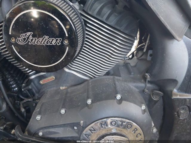 2018 INDIAN MOTORCYCLE CO. CHIEFTAIN 56KTCDAA0J3359409 Photo 8