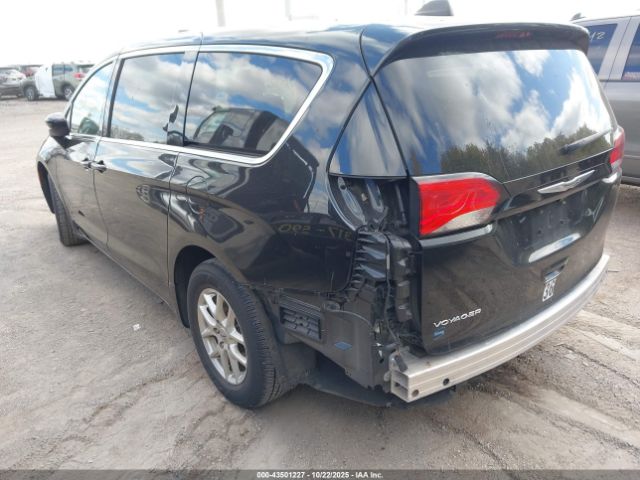 2023 CHRYSLER VOYAGER 2C4RC1CG4PR525303 Photo 2