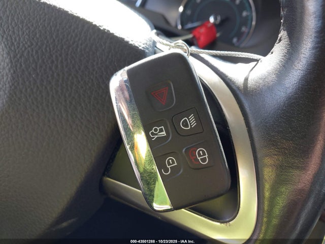 2013 JAGUAR XF SAJWA0E71D8S62762 Photo 10