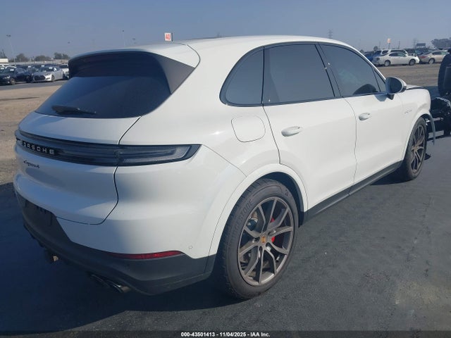 2024 PORSCHE CAYENNE E-HYBRID WP1AN2AY3RDA40230 Photo 3