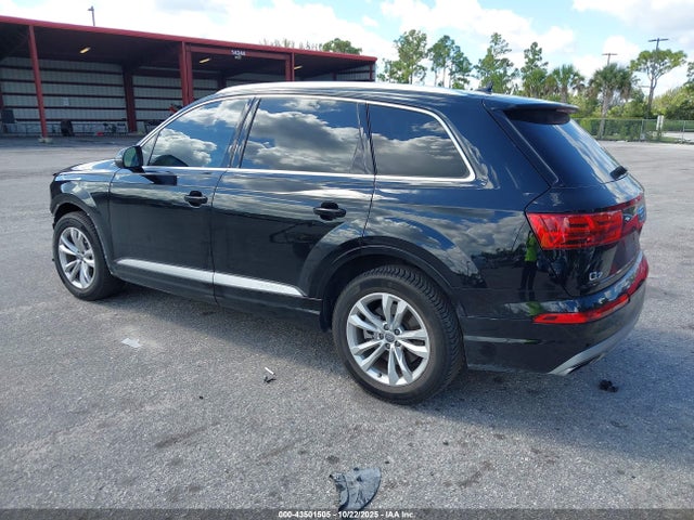 2019 AUDI Q7 WA1AAAF72KD014225 Photo 2