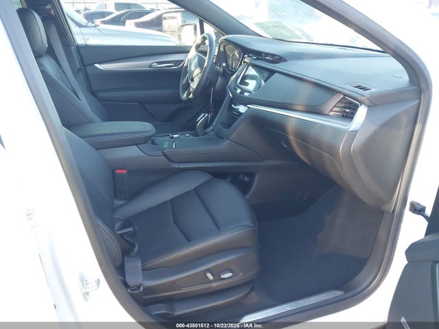 2025 CADILLAC XT5 1GYKNAR45SZ141404 Photo 4