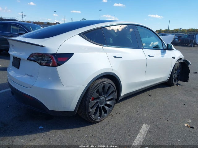 2022 TESLA MODEL Y 7SAYGDEF9NF382723 Photo 3