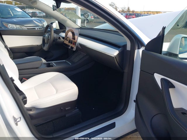 2022 TESLA MODEL Y 7SAYGDEF9NF382723 Photo 4