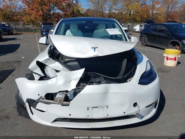 2022 TESLA MODEL Y 7SAYGDEF9NF382723 Photo 5