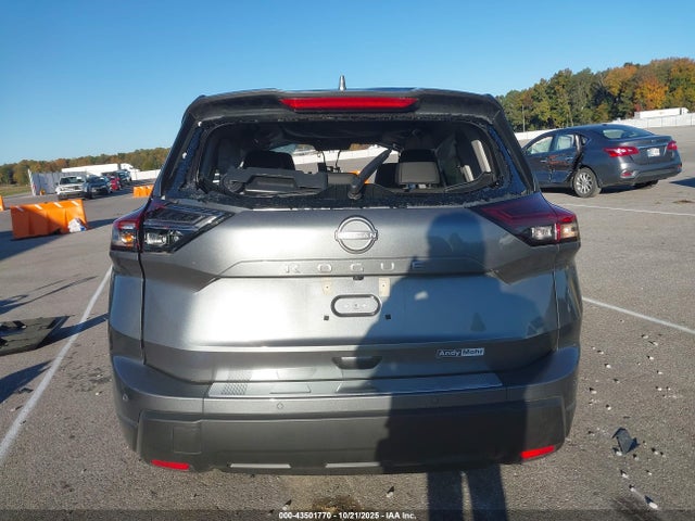 43501770 :رقم المزاد ، 5N1BT3BA2SC852564 vin ، 2025 Nissan Rogue Sv Fwd مزاد بيع