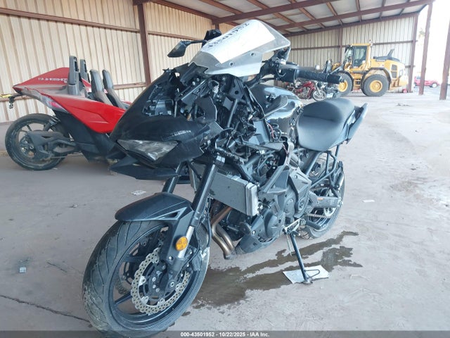 Kawasaki Kle650 F 2023 ML5LEEH18PDA08453 Image 2
