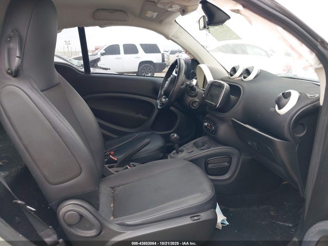 WMEFJ5DA3GK153253 Smart Fortwo
