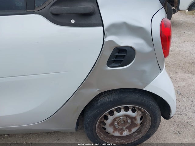 WMEFJ5DA3GK153253 Smart Fortwo